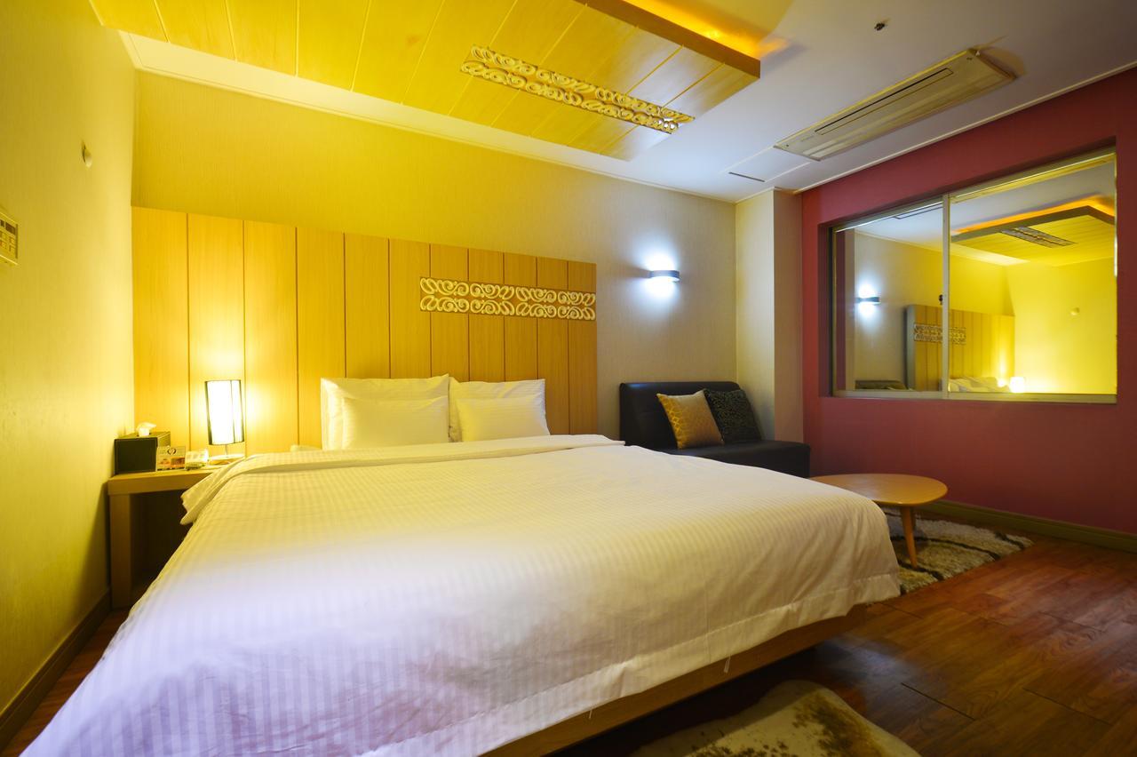 Gimhae Business Hotel K Extérieur photo